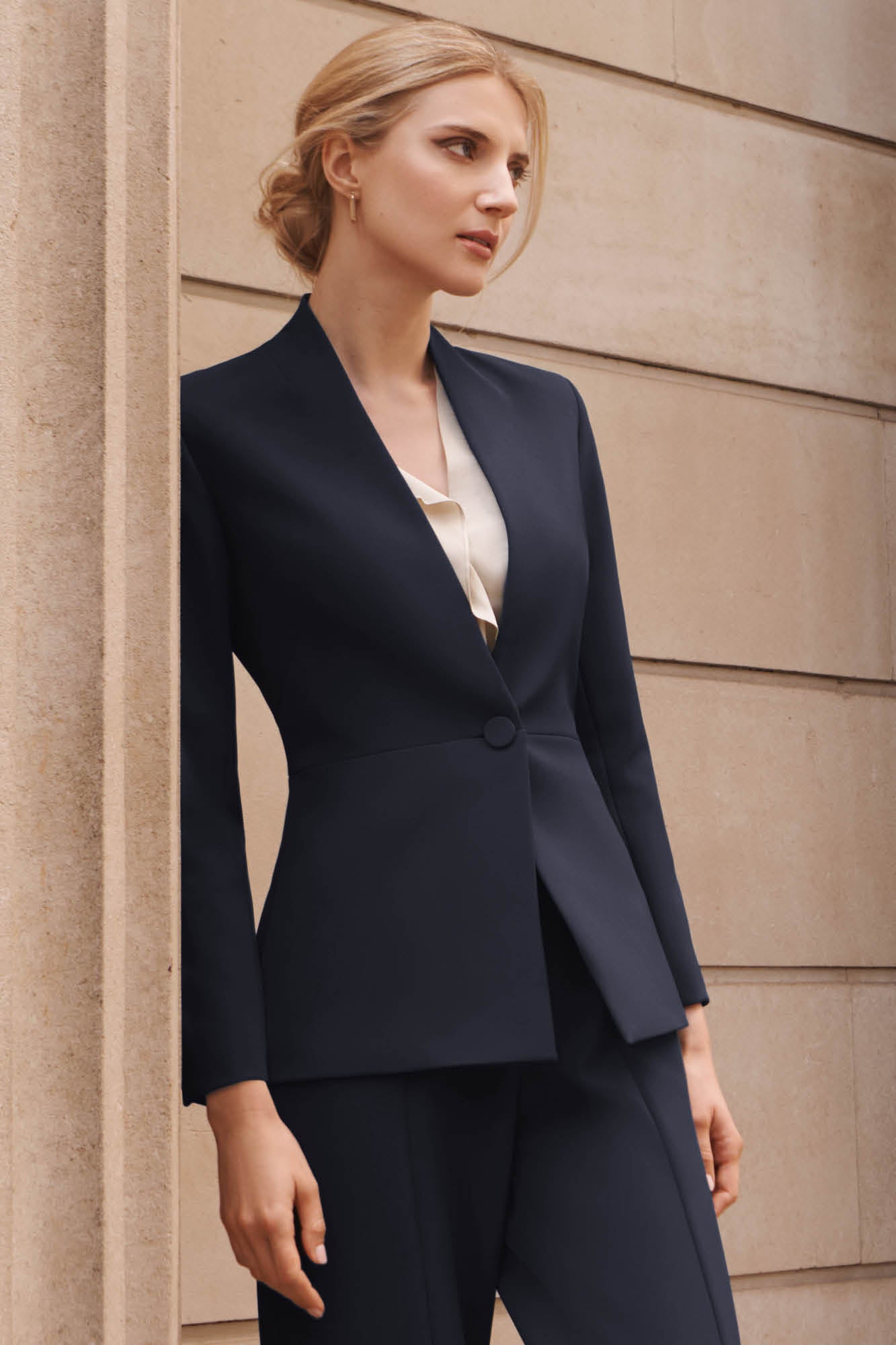 Verbier Navy Performance Tailoring Jacket